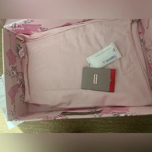 Love shack fancy collab x Hunter rainboots - sz 5 big kids - Picture 12 of 15